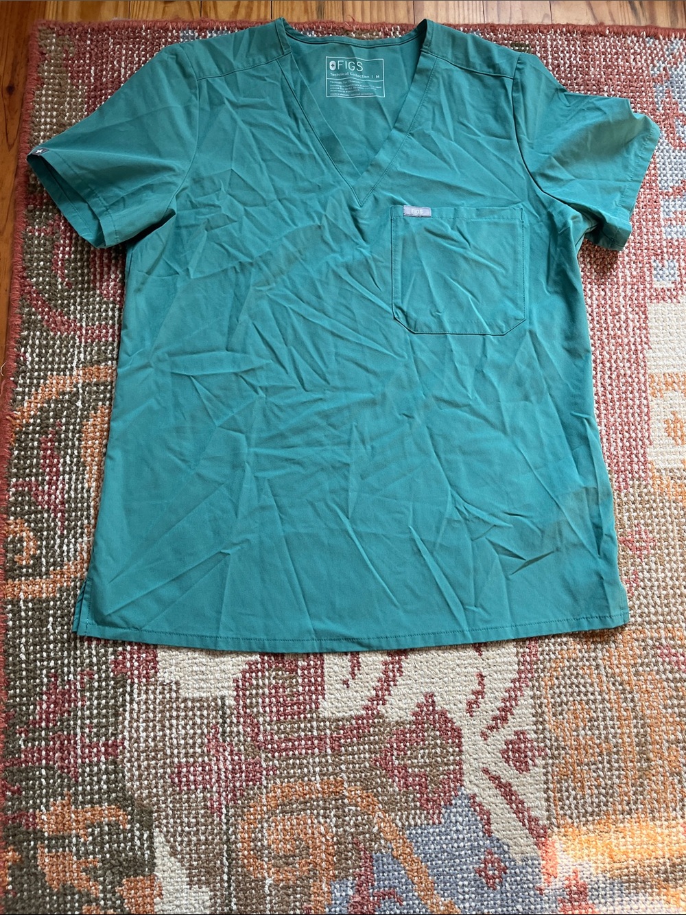 FIGS Catarina One Pocket Scrub Top FREEx Green Size M EUC Medical Uniform - Picture 1 of 8